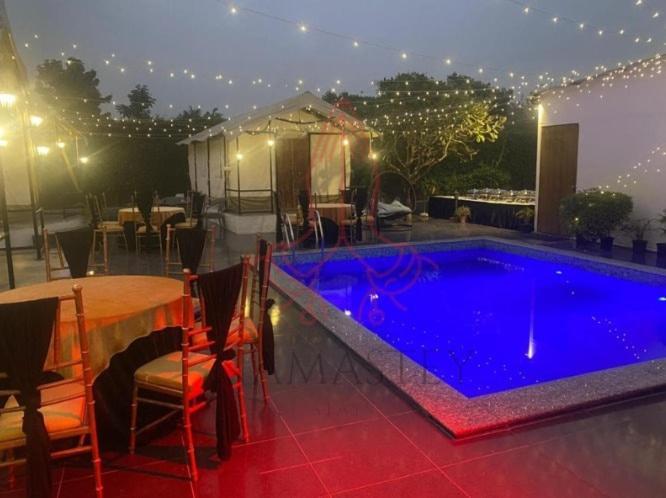 Luxury Farmhouse In Chhatarpur With Pool Nueva Delhi Exterior foto