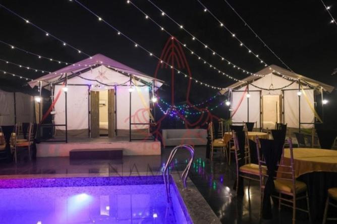 Luxury Farmhouse In Chhatarpur With Pool Nueva Delhi Exterior foto