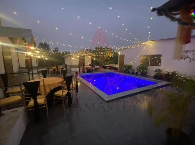 Luxury Farmhouse In Chhatarpur With Pool Nueva Delhi Exterior foto
